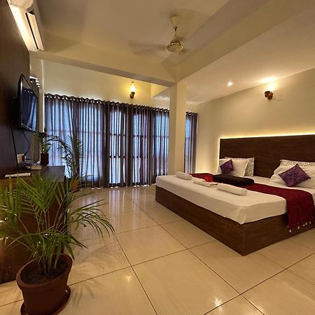 The Ocean Park Beach Resort Kovalam Exterior foto