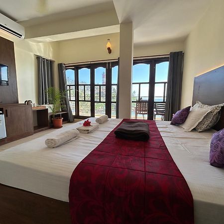 The Ocean Park Beach Resort Kovalam Exterior foto