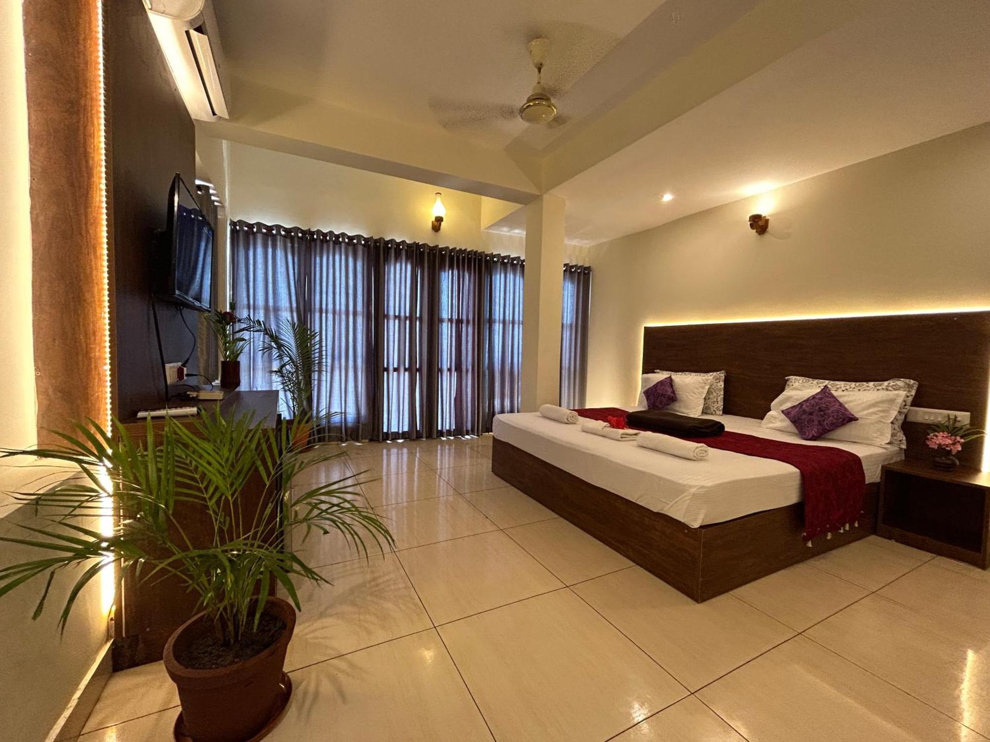 The Ocean Park Beach Resort Kovalam Exterior foto