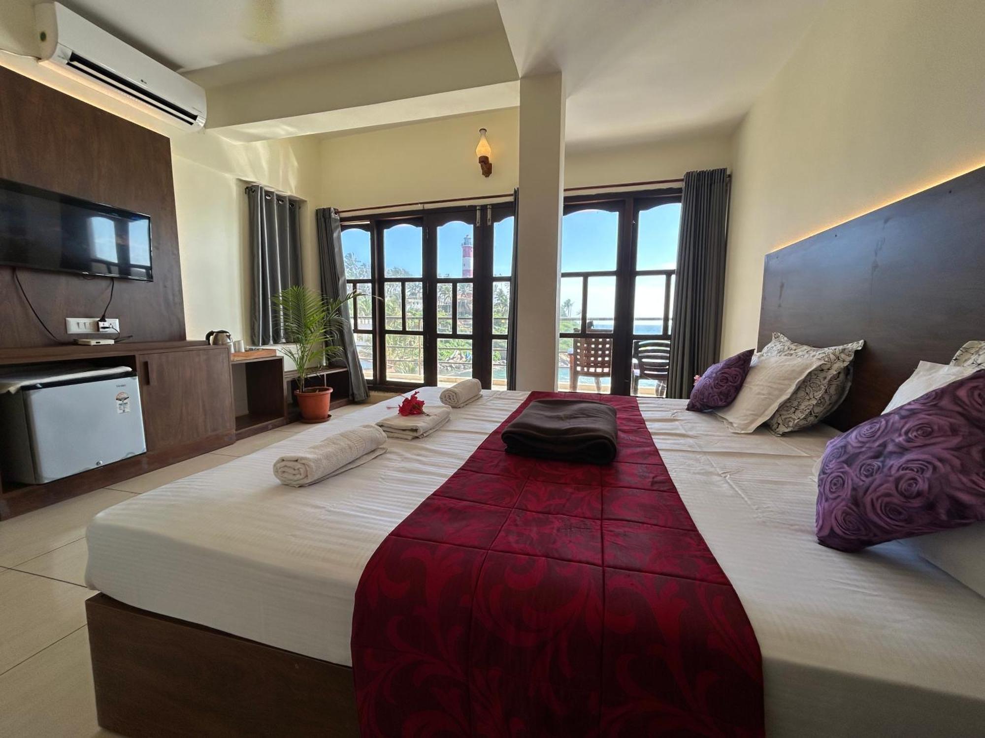 The Ocean Park Beach Resort Kovalam Exterior foto