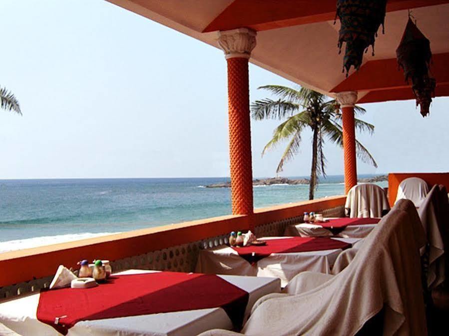 The Ocean Park Beach Resort Kovalam Exterior foto