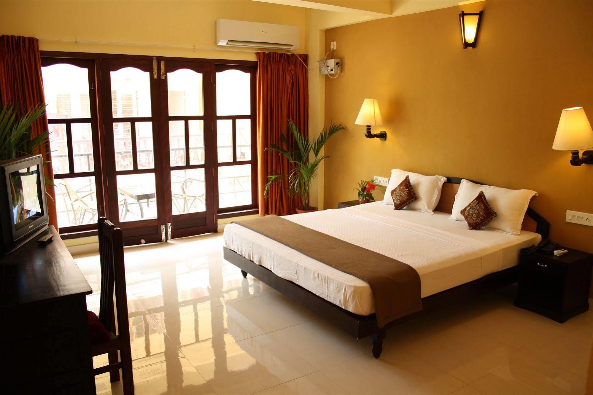 The Ocean Park Beach Resort Kovalam Exterior foto