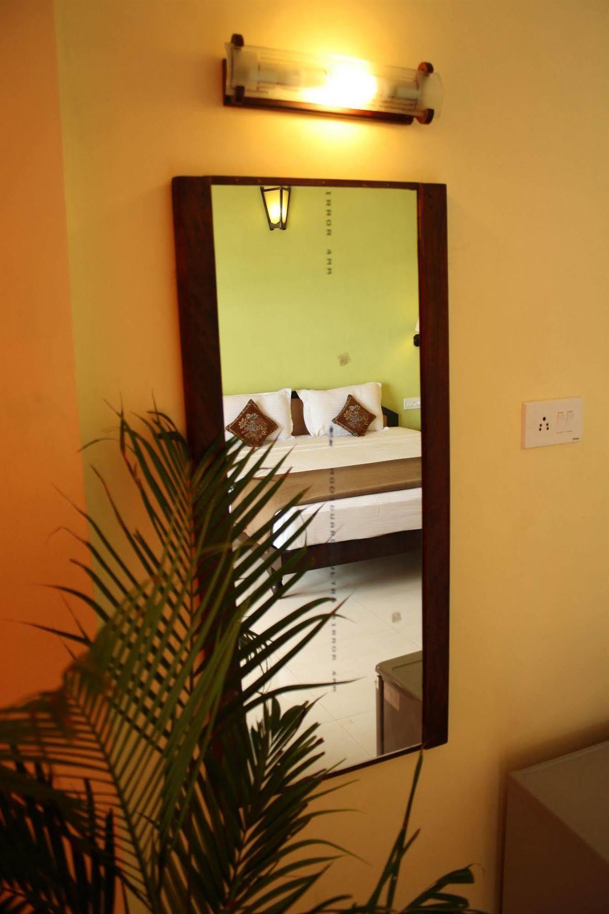 The Ocean Park Beach Resort Kovalam Exterior foto