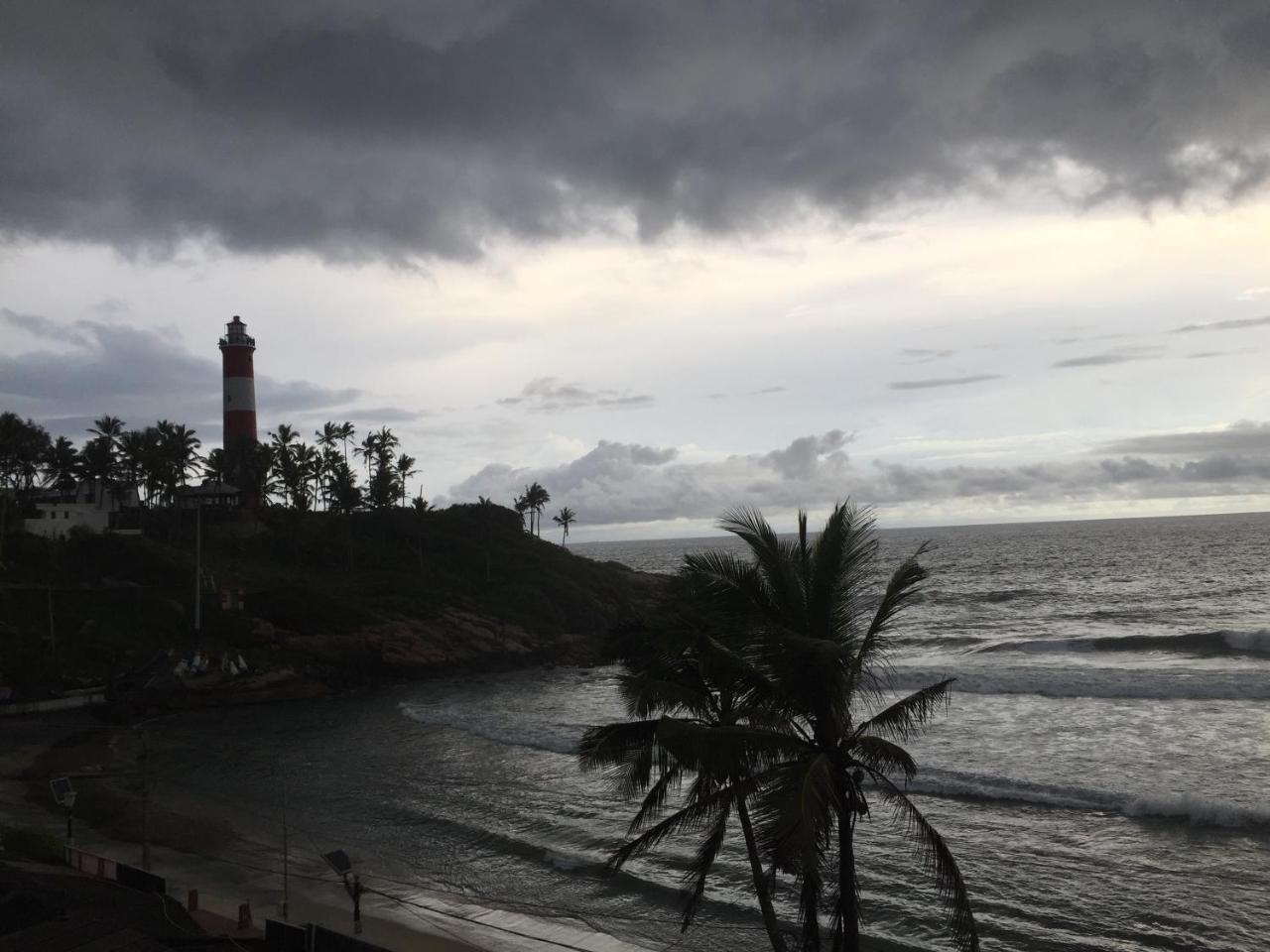 The Ocean Park Beach Resort Kovalam Exterior foto